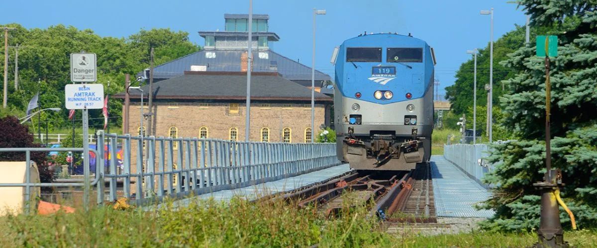 Maple Leaf Train Route – Stops, Schedules, Timetable & Amenities