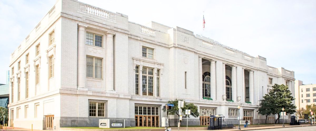 Amtrak Station Near Addison Municipal Airport – ADS