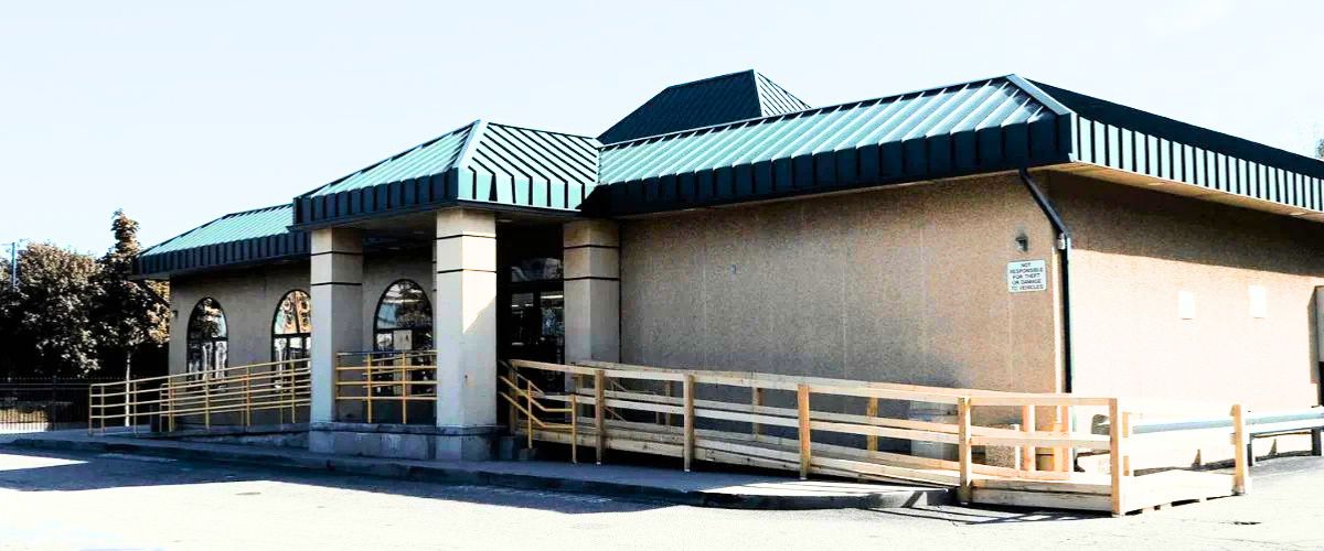 Top 10 Hotels near Pontiac Station